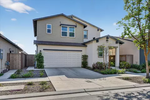 Exterior - 824 Katelyn Ave, Madera, CA 93636 photo 2 of 3