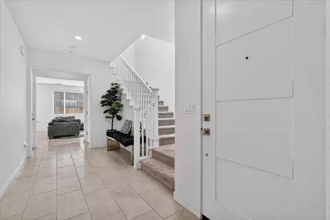 Entry Way - 824 Katelyn Ave, Madera, CA 93636 photo 1 of 6