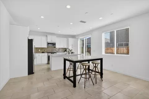 Kitchen - 824 Katelyn Ave, Madera, CA 93636 photo 5 of 5