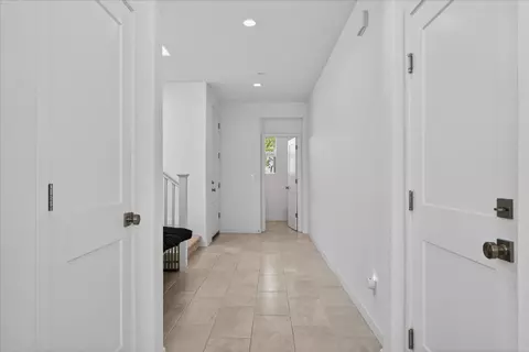 Entry Way - 824 Katelyn Ave, Madera, CA 93636 photo 3 of 6