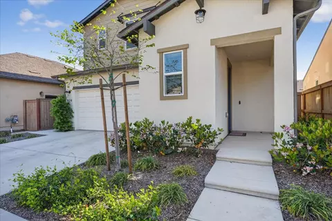 Exterior - 824 Katelyn Ave, Madera, CA 93636 photo 3 of 3