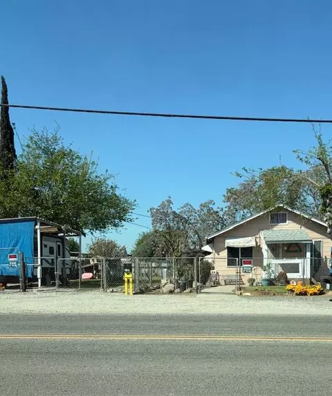 1107 N Hughes Ave, Fresno, CA 93728