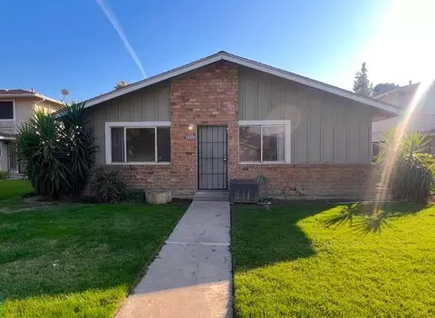 2693 W Fairmont Ave #102, Fresno, CA 93705