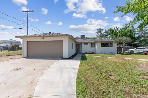 134 10th St, Clovis, CA 93612