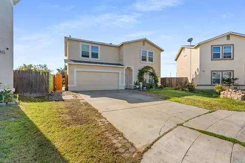 2065 S Wolters Ave, Fresno, CA 93702