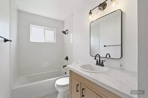 Bath - 505 W Pico Ave, Clovis, CA 93612 photo 2 of 4