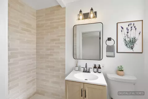 Bath - 505 W Pico Ave, Clovis, CA 93612 photo 3 of 4