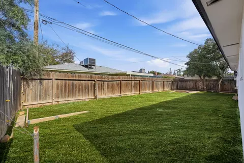 Exterior - 505 W Pico Ave, Clovis, CA 93612 photo 4 of 5