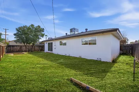 Exterior - 505 W Pico Ave, Clovis, CA 93612 photo 3 of 5
