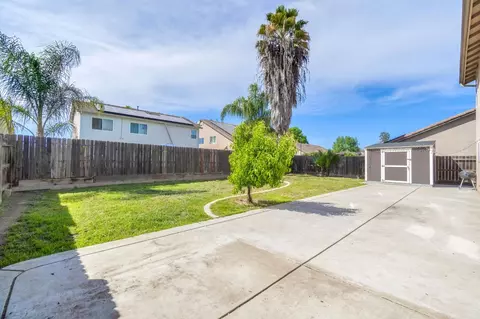 Exterior - 1050 Monterey St, Madera, CA 93637 photo 4 of 7