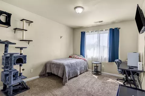 Bedroom - 1050 Monterey St, Madera, CA 93637 photo 2 of 8