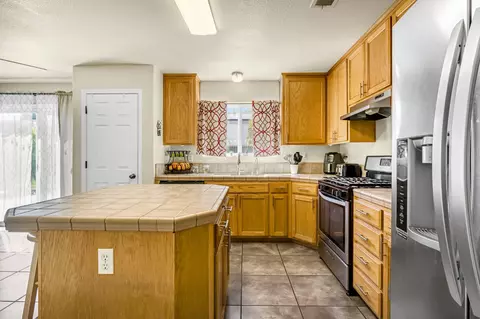 Kitchen - 1050 Monterey St, Madera, CA 93637 photo 4 of 5