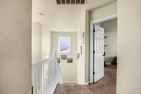 Entry Way - 1050 Monterey St, Madera, CA 93637 photo 4 of 5
