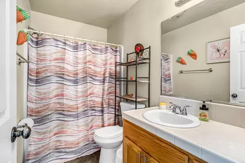 Bath - 1050 Monterey St, Madera, CA 93637 photo 1 of 4