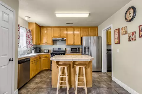 Kitchen - 1050 Monterey St, Madera, CA 93637 photo 3 of 5