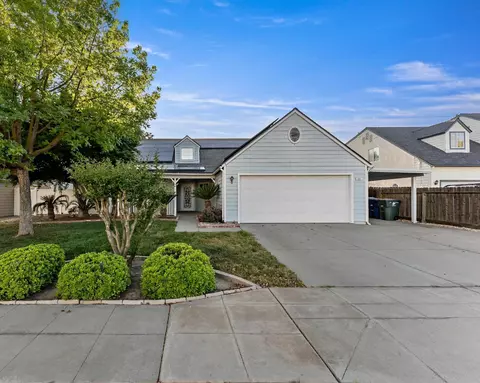 22 N Bliss, Clovis, CA 93611