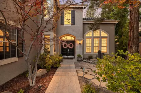 10340 N Sinclair Cir, Fresno, CA 93730