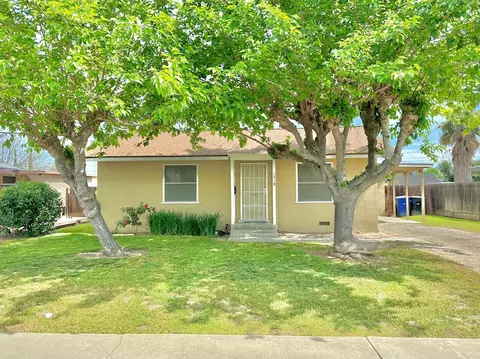1319 N Richmond Ave, Hanford, CA 93230