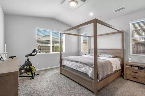Bedroom - 968 Pinnacle Dr W, Madera, CA 93636 photo 5 of 6