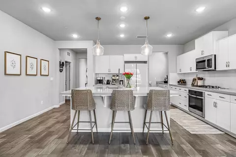 Kitchen - 968 Pinnacle Dr W, Madera, CA 93636 photo 1 of 5