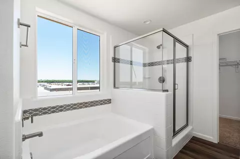 Bath - 1258 Talus Way S, Madera, CA 93636 photo 2 of 4