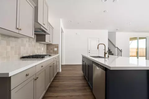 Kitchen - 1258 Talus Way S, Madera, CA 93636 photo 2 of 5
