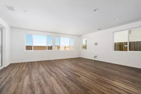 Living - 1258 Talus Way S, Madera, CA 93636 photo 3 of 7
