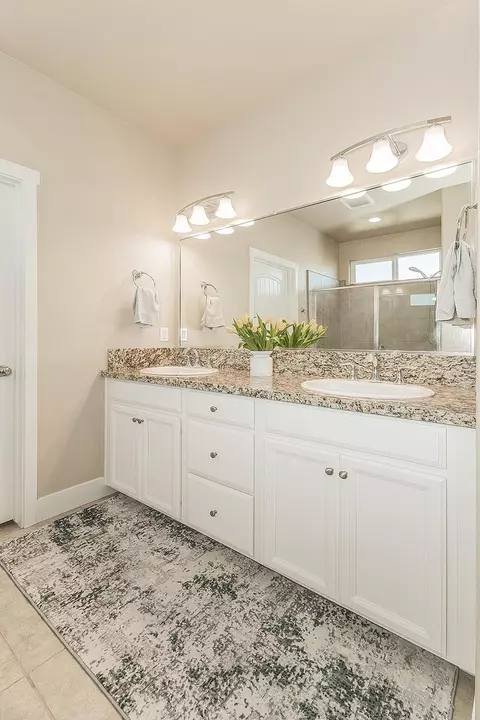 Bath - 3883 Keats, Clovis, CA 93619 photo 3 of 7