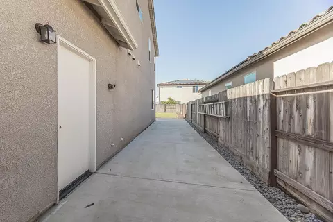 Entry Way - 3883 Keats, Clovis, CA 93619 photo 6 of 6