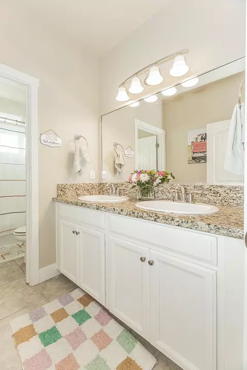 Bath - 3883 Keats, Clovis, CA 93619 photo 6 of 7