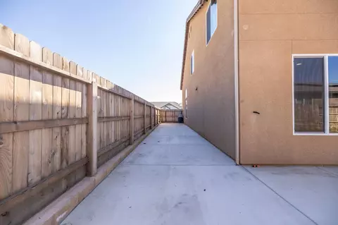 Exterior - 4103 Keats Ave, Clovis, CA 93619 photo 10 of 12