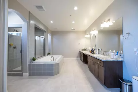 Bath - 4103 Keats Ave, Clovis, CA 93619 photo 1 of 11