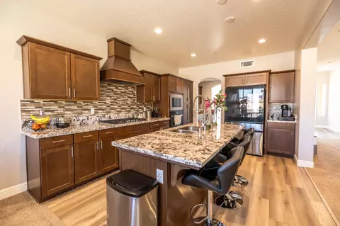 Kitchen - 4103 Keats Ave, Clovis, CA 93619 photo 4 of 7