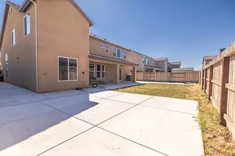 Exterior - 4103 Keats Ave, Clovis, CA 93619 photo 9 of 12