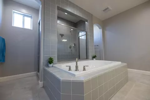 Bath - 4103 Keats Ave, Clovis, CA 93619 photo 10 of 11