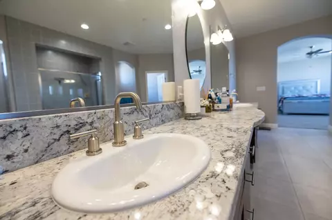 Bath - 4103 Keats Ave, Clovis, CA 93619 photo 8 of 11