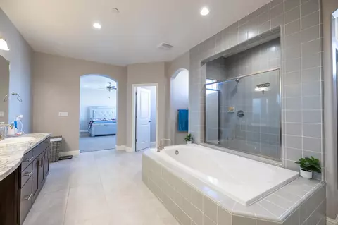Bath - 4103 Keats Ave, Clovis, CA 93619 photo 7 of 11