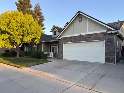 Exterior - 548 W Serena Ave, Clovis, CA 93619 photo 2 of 17