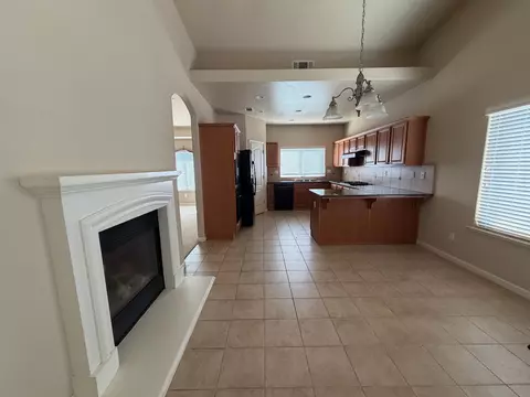 Living - 548 W Serena Ave, Clovis, CA 93619 photo 5 of 6