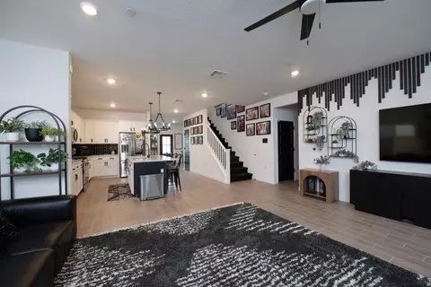 Entry Way - 1280 Bloom Ave, Clovis, CA 93619 photo 3 of 5