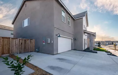 Exterior - 1280 Bloom Ave, Clovis, CA 93619 photo 2 of 4