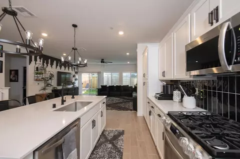 Kitchen - 1280 Bloom Ave, Clovis, CA 93619 photo 3 of 3
