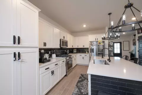 Kitchen - 1280 Bloom Ave, Clovis, CA 93619 photo 2 of 3