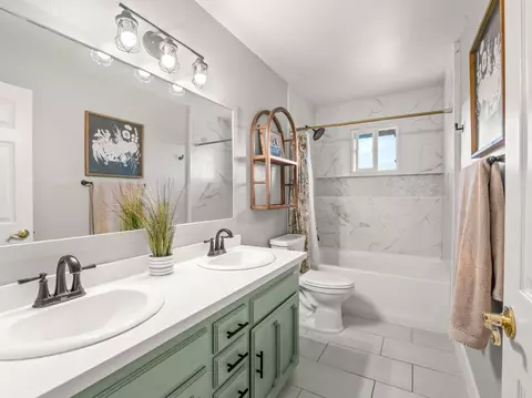 Bath - 22452 Goldrush Ln, Clovis, CA 93619 photo 1 of 3