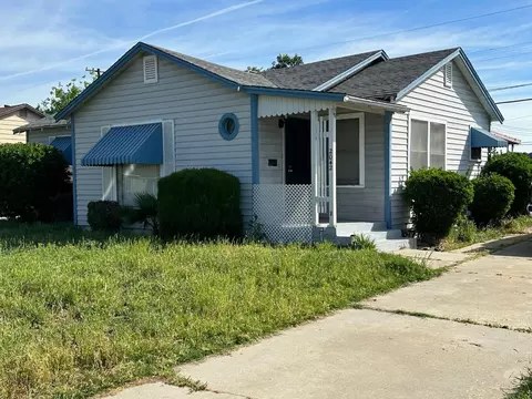 2042 Mayfair Dr E, Fresno, CA 93703