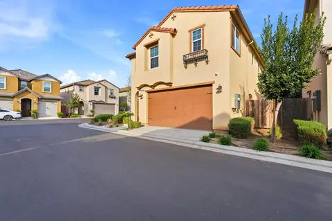 Exterior - 1515 Zenith, Clovis, CA 93619 photo 4 of 7