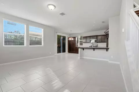 Living - 1515 Zenith, Clovis, CA 93619 photo 1 of 4