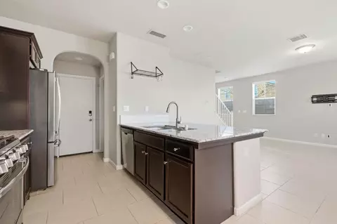 Entry Way - 1515 Zenith, Clovis, CA 93619 photo 3 of 7