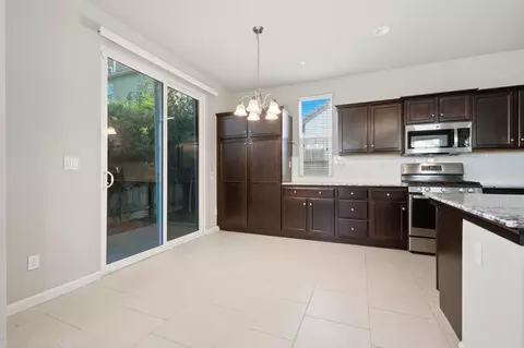 Kitchen - 1515 Zenith, Clovis, CA 93619 photo 2 of 2