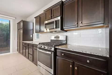 Kitchen - 1515 Zenith, Clovis, CA 93619 photo 1 of 2